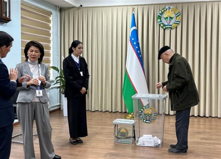 Өзбекстандын Жогорку соту өлкөдө өткөн парламенттик шайлоого баа берди